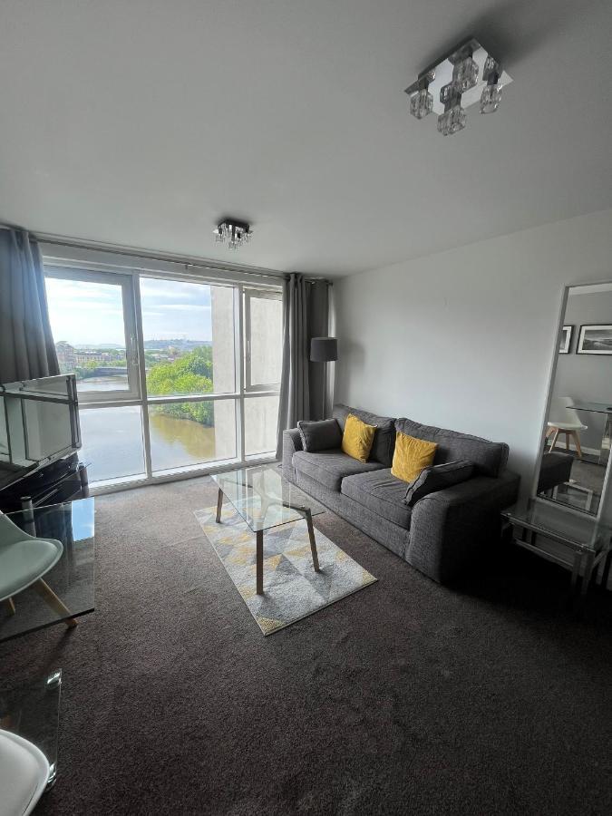 Century Wharf Apartments By Urban Space Cardiff Kültér fotó